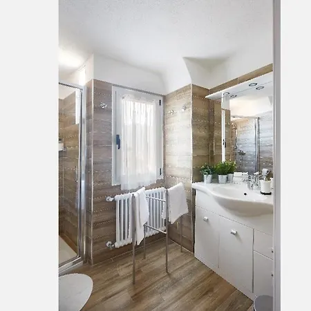 Appartement Beautiful Bohemian In The Center With Air Conditioning And Free Private Parking
