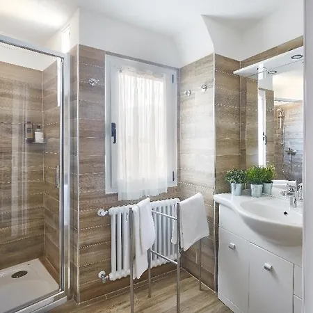 Beautiful Bohemian In The Center With Air Conditioning And Free Private Parking *