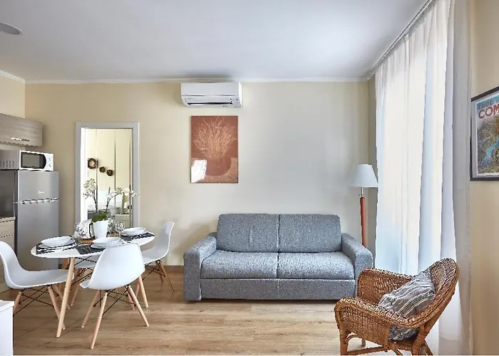 Beautiful Bohemian In Center Conditioned Air Apartment *